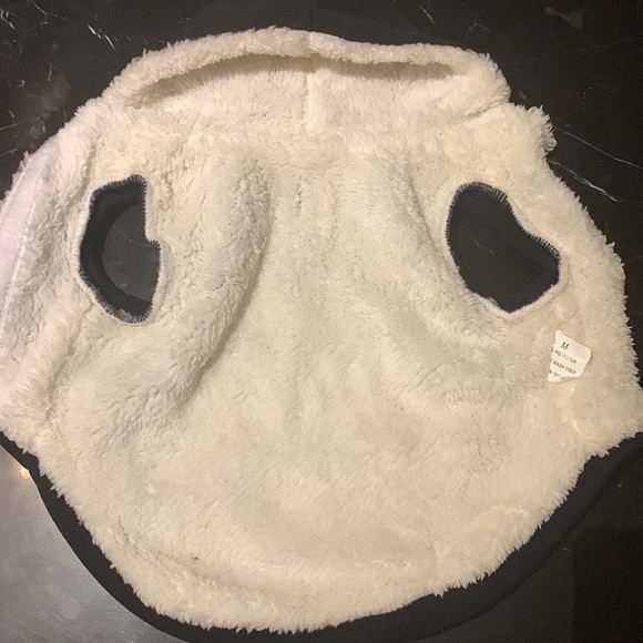 Little Boo size medium dog jacket/hoodie - Picture 3 of 6